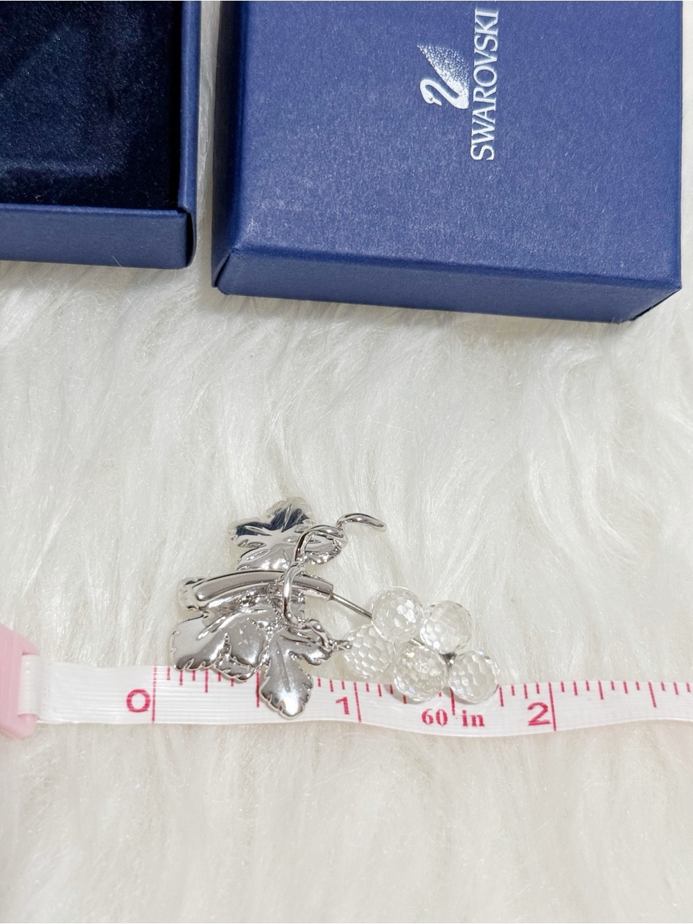 Swarovski Crystal Memories Silver Tone Grapes Brooch🥳🥳❌❌ - Picture 6 of 7